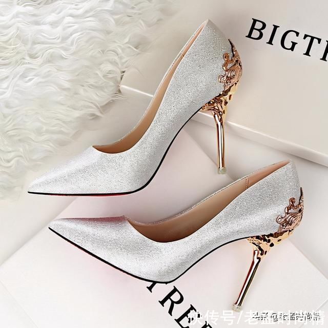 女神|尖头细跟高跟鞋，是时尚界不变的主题，让你秒变女神
