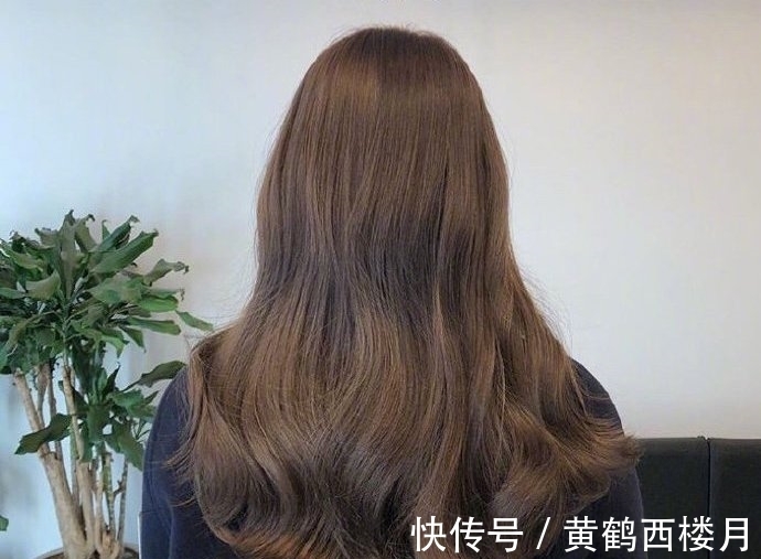 发型|今年流行这些女神烫发,简单又时髦,超有减龄感!