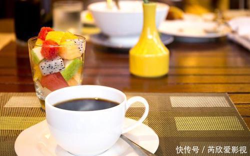 中年|过了60岁每天应该睡多长时间?过长过短都不好,告诉你最佳范围