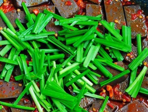 冬季遇到它買5斤,加韭菜一起炒,補血淡雀斑,氣色好年輕,口臭消失