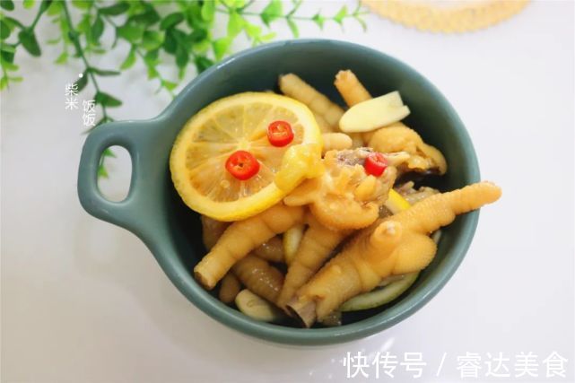 柠檬|柠檬鸡爪还要出去买吗?自己在家做可简单了,一煮一泡,很好吃