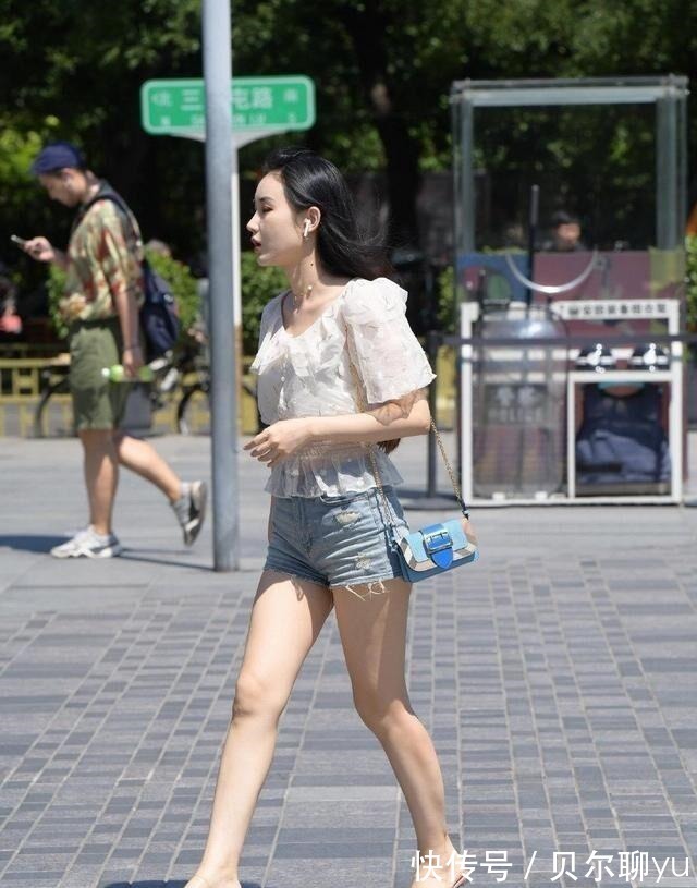 身形 “腿粗”穿裙子还是短裤尽量避开自身缺点，简约又惊艳时光！