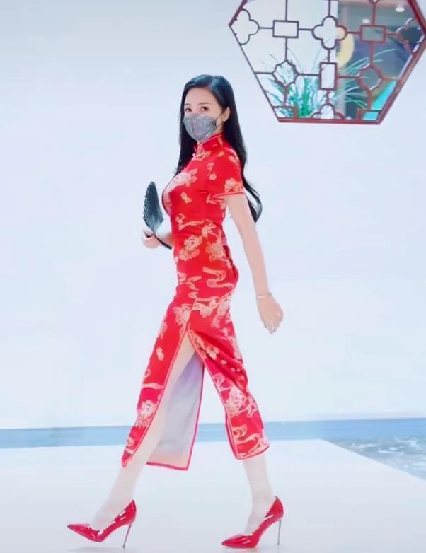 时尚感 牛仔裤要想搭出高级感,你需要一件抢镜的衬衣,这样的风格太美了