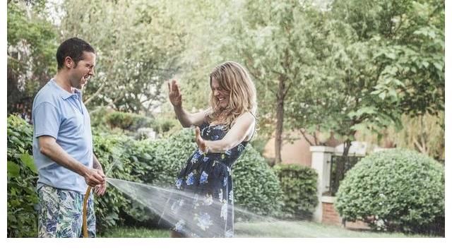 绿茶女|恋爱综艺史上首次素人嘉宾开撕,“直女”大战“绿茶女”,真精彩