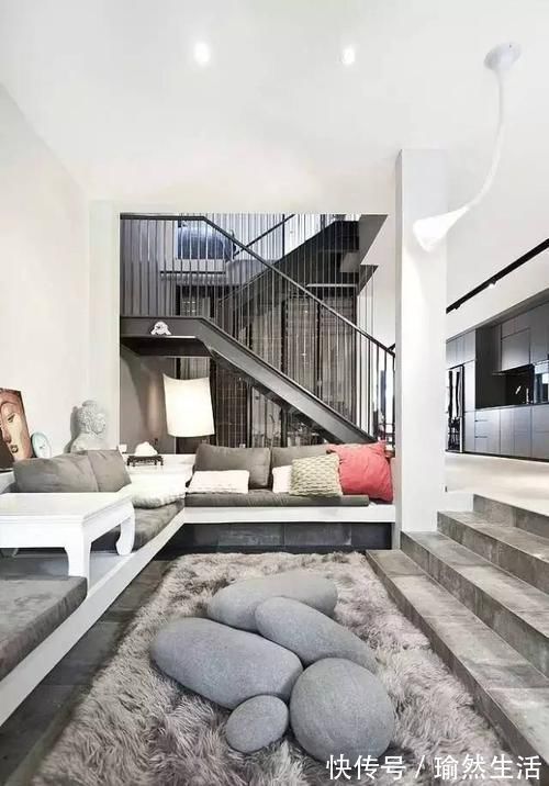 下沉式|越来越多人客厅喜欢做下沉式设计,空间变大十倍不止,好聪明!