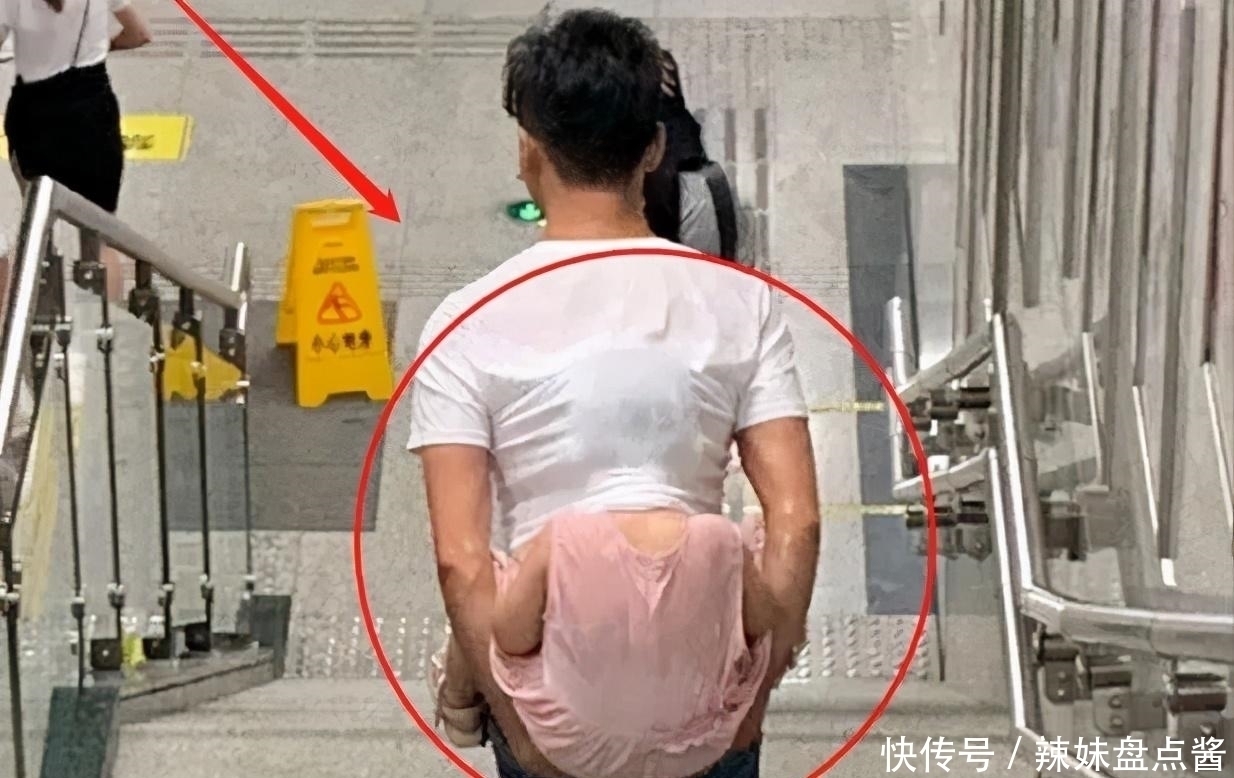宝爸|实锤了!爸爸带娃果然不靠谱,路遇大雨,父女上演“窒息”的父爱