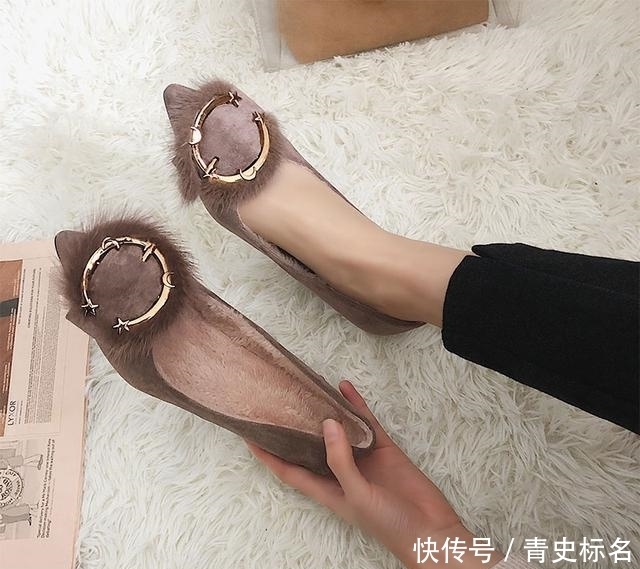 高跟鞋已经out了，不累脚的‘猫跟鞋’，让你小女人味十足！