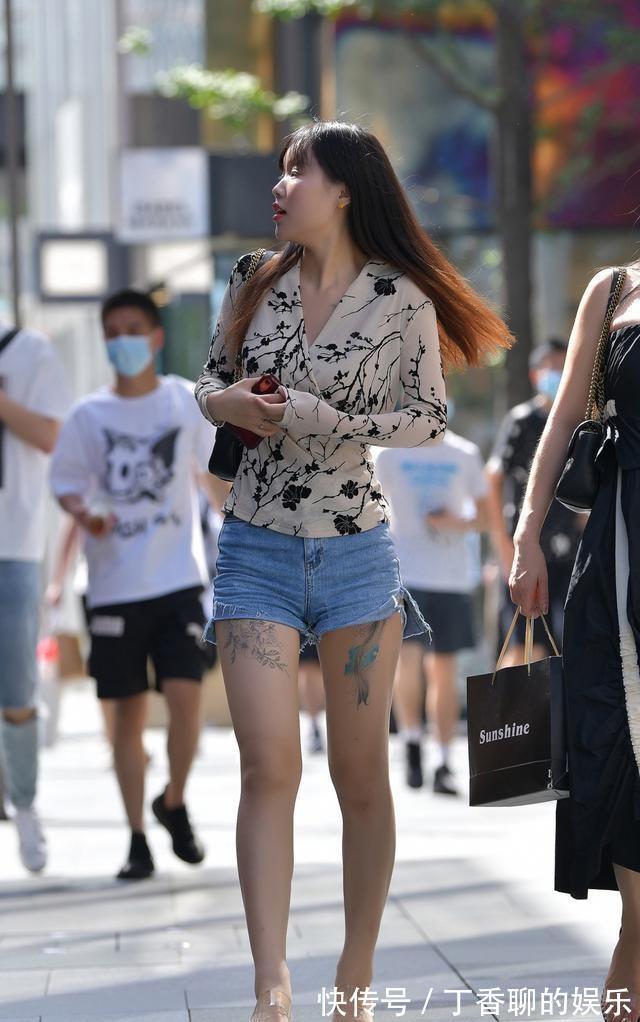 搭配|身材高挑的女神范,穿搭休闲出街,变身时尚女王