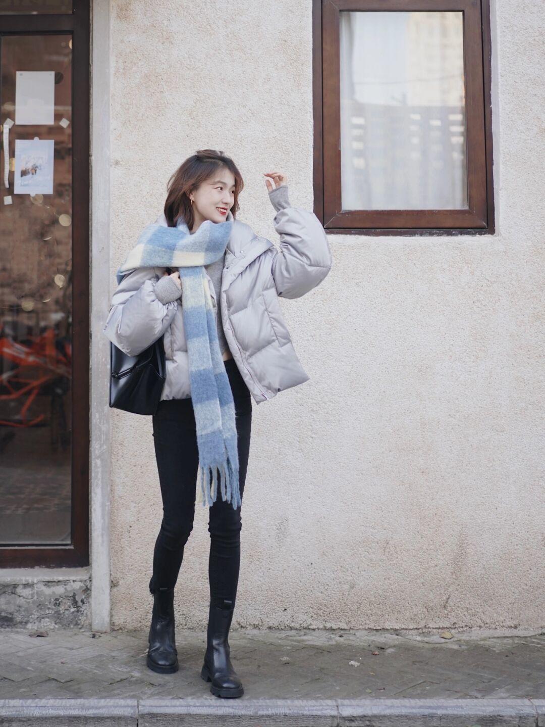 羽绒服|冬季的衣品很重要,借鉴4款实用的羽绒服,不费劲又优雅