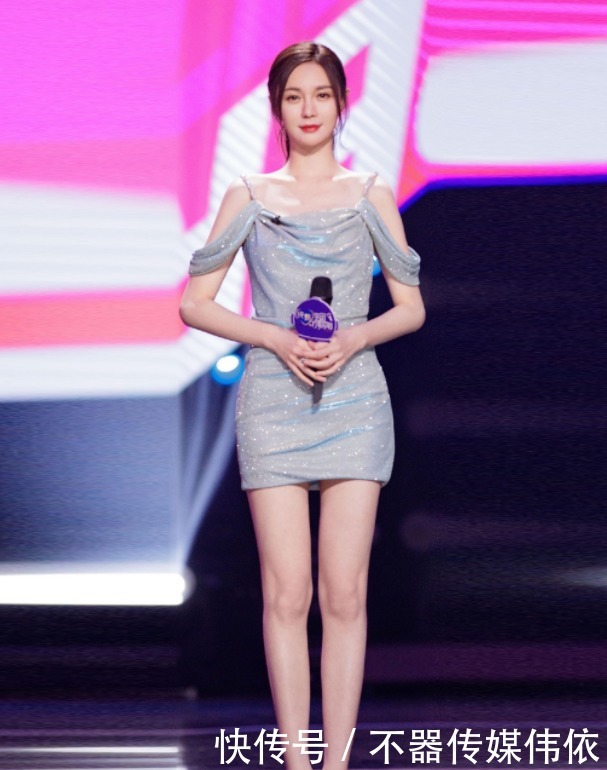 的腿有多长?别人穿9分裤,被她穿成7分裤