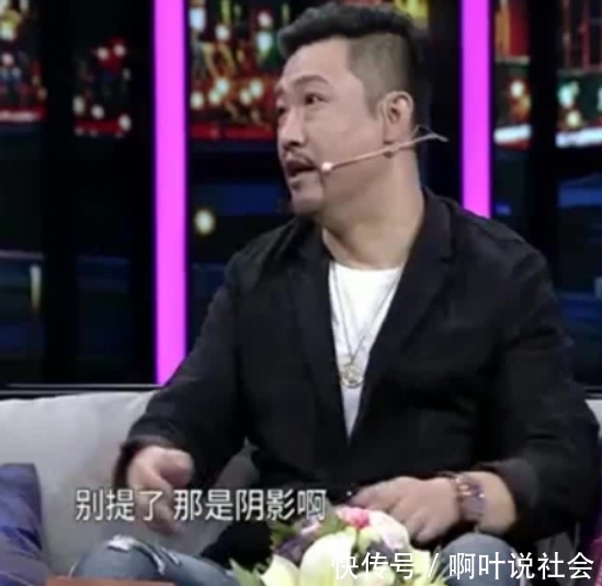 賈冰|從團長到登3次央視春晚,迎娶美女妻子,賈冰背后究竟有什么人