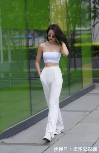 穿搭 美女为什么爱穿抹胸装?穿搭简单又显身材