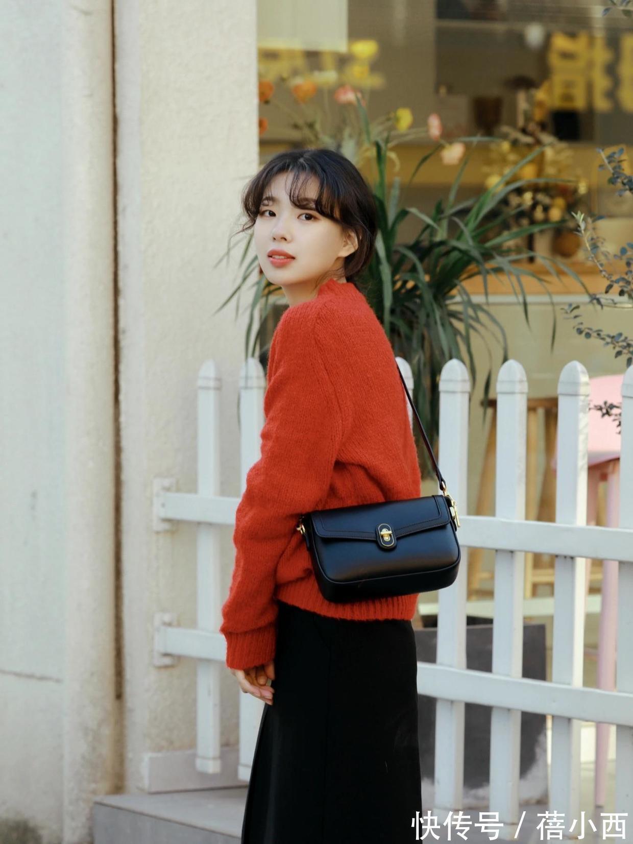 毛衣 新年穿搭选什么?首选“红色毛衣”来搭配,甜美满分更显元气