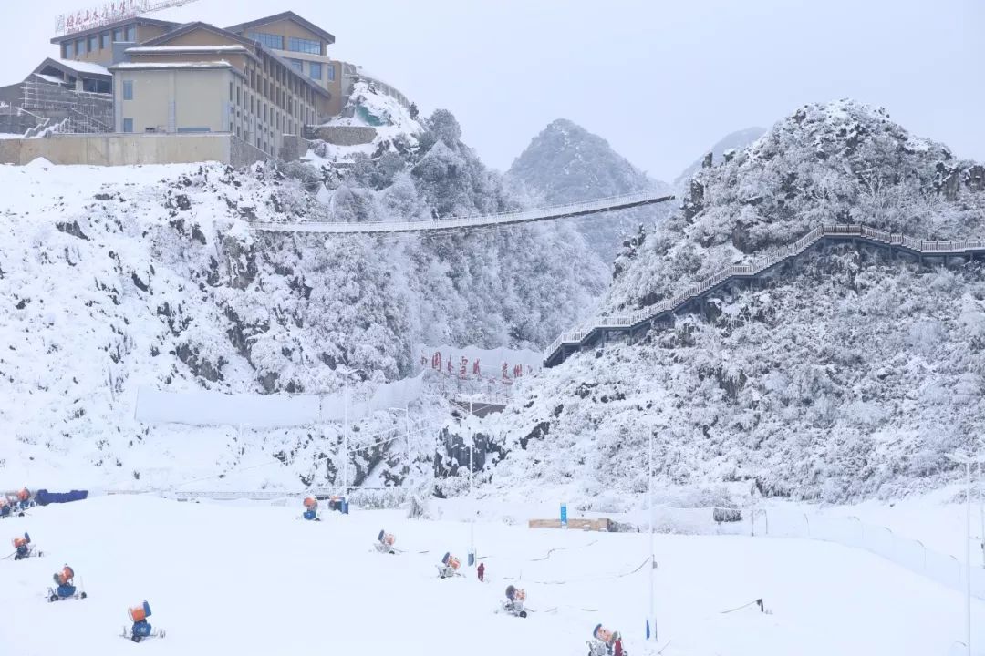 贵州多地迎来新年降雪！雪景太美了！