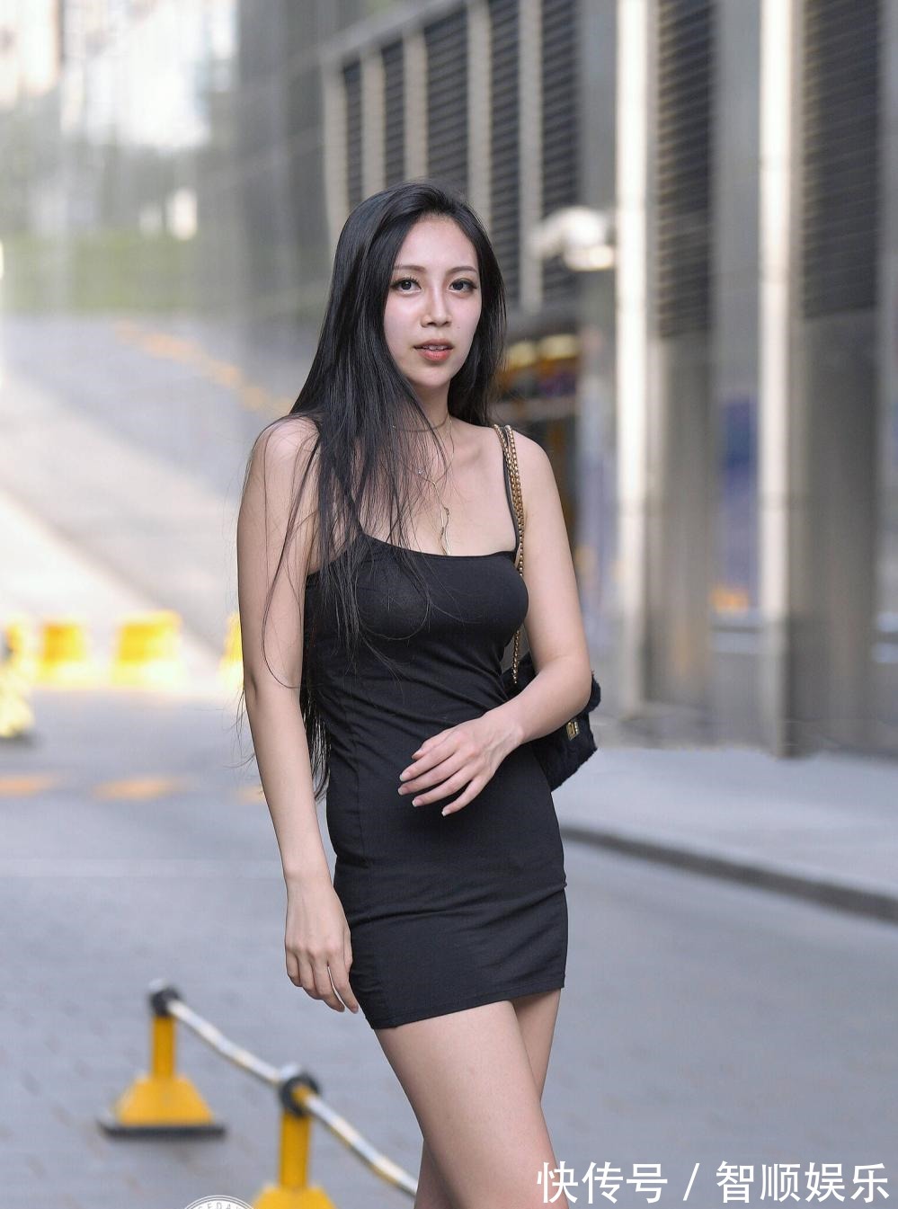 街拍|路人街拍, “驾驭”不了的御姐!