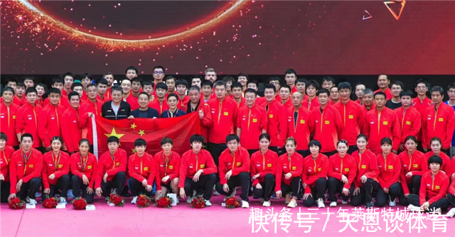 乒超|孙颖莎被教练放弃！黄海城为帮女儿夺世界冠军离职，国乒13人离队