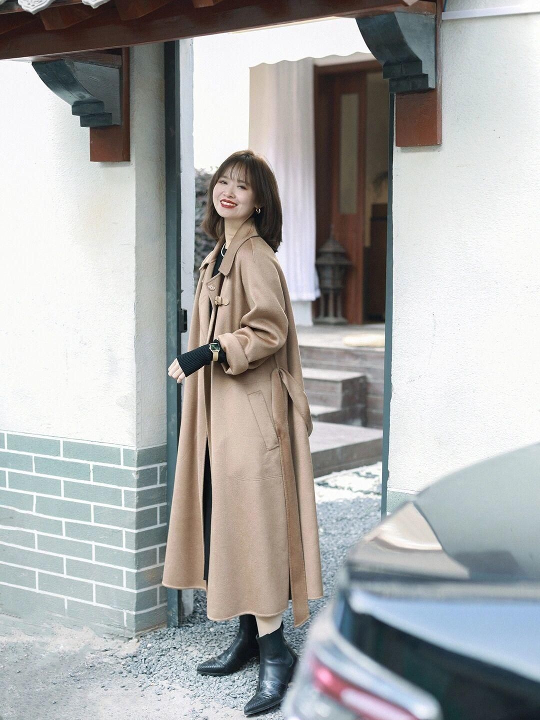 博主|基础色大衣太单调？分享4个流行色的搭配，穿上让你美美地过冬天