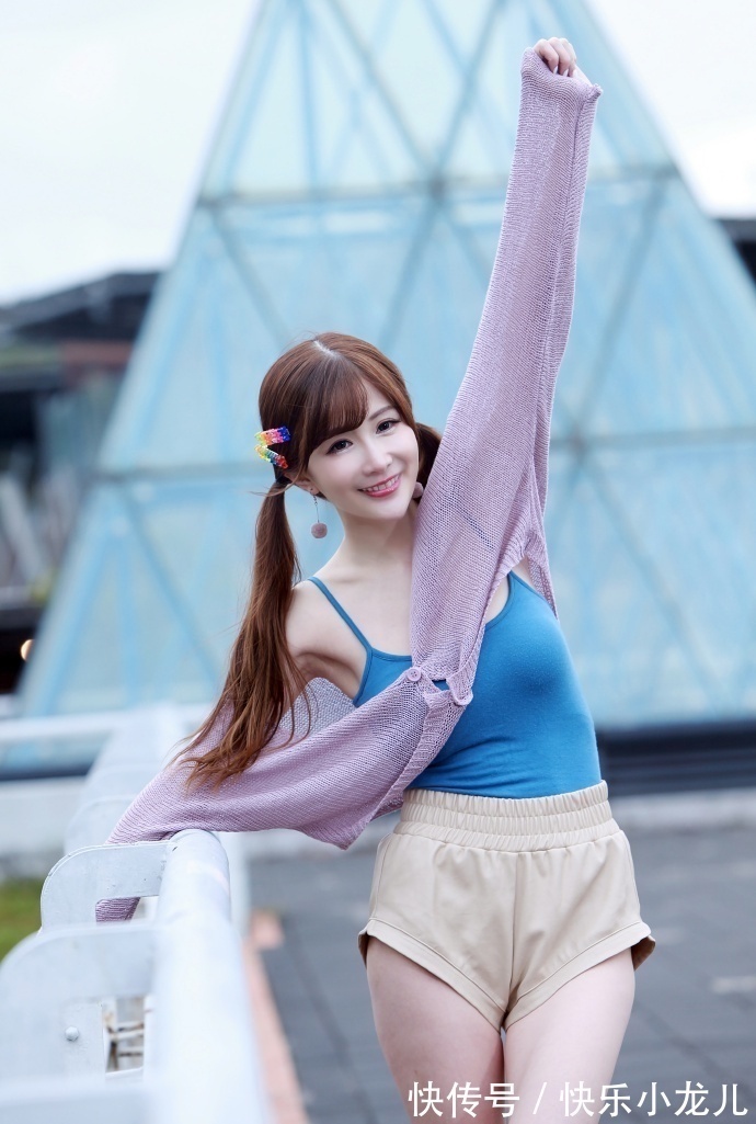 穿搭","m":"9495fb3244cbf36c441606fb9633712161290f46","nlabel":"stat_2890924627:zm.news.so.com:5paw5paw5L+K6b6Z,pageType_zmt,glevel_3","ntag":"tfashion;sfashion_时尚;kfashion_1:穿搭;kfashion_1:打底裤;cfashion_P:时尚:针织毛