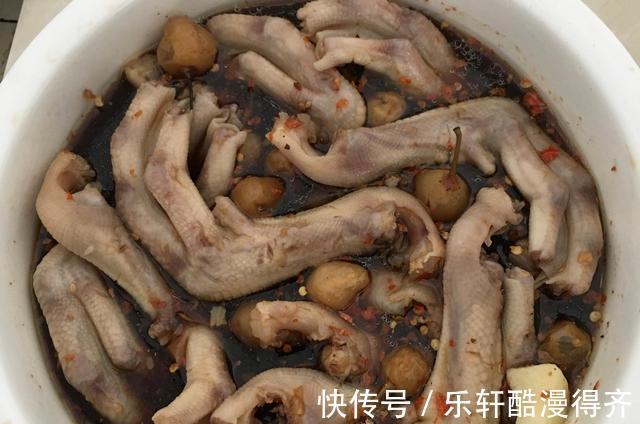 失误|泡椒鸭爪零失误做法分享 酸辣脆爽舌尖上的美味