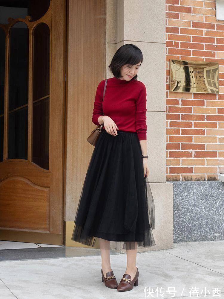 针织衫|秋冬“最流行”的红色穿搭，知性优雅又气质，30、40岁女人穿真美