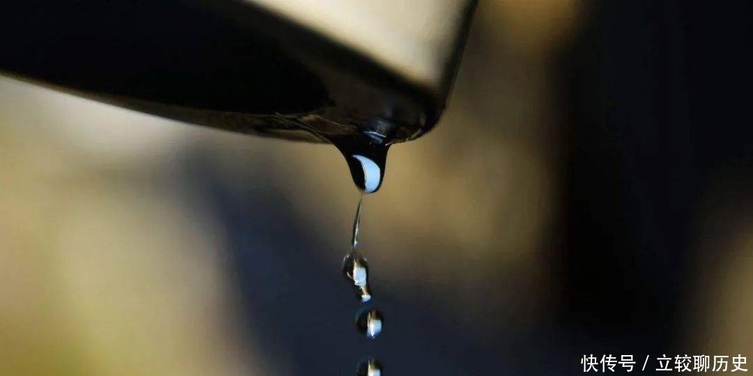 一滴水能承担多少东西?如果达到一定极限,水滴会爆炸吗?