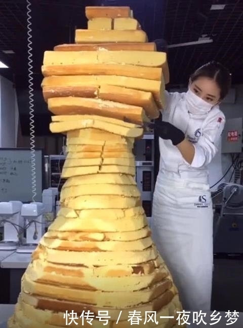 蛋糕|美女制作“婚纱蛋糕”,成品让人挪不开眼