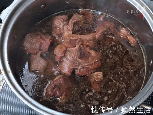 卤牛肉时，记住“1腌2泡”的窍门，牛肉不柴不腥，好吃缩水少