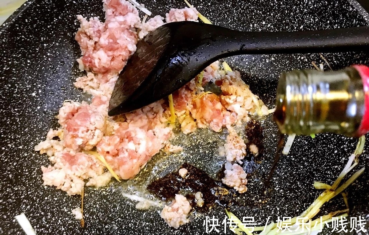 搭配|各种蔬菜的搭配,色彩缤纷,营养丰富,一道家常开胃菜完成