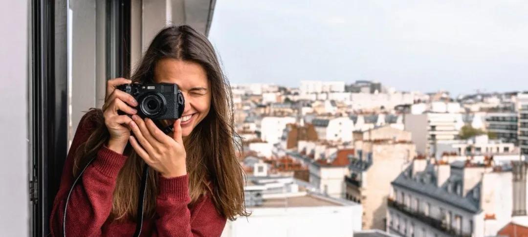 我带男朋友去参加姐妹的婚礼,他谁都不认识,却完全不尴尬