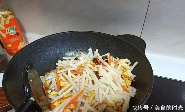 草头炒|春天属它最鲜美,千万别错过,随便一炒自带清香