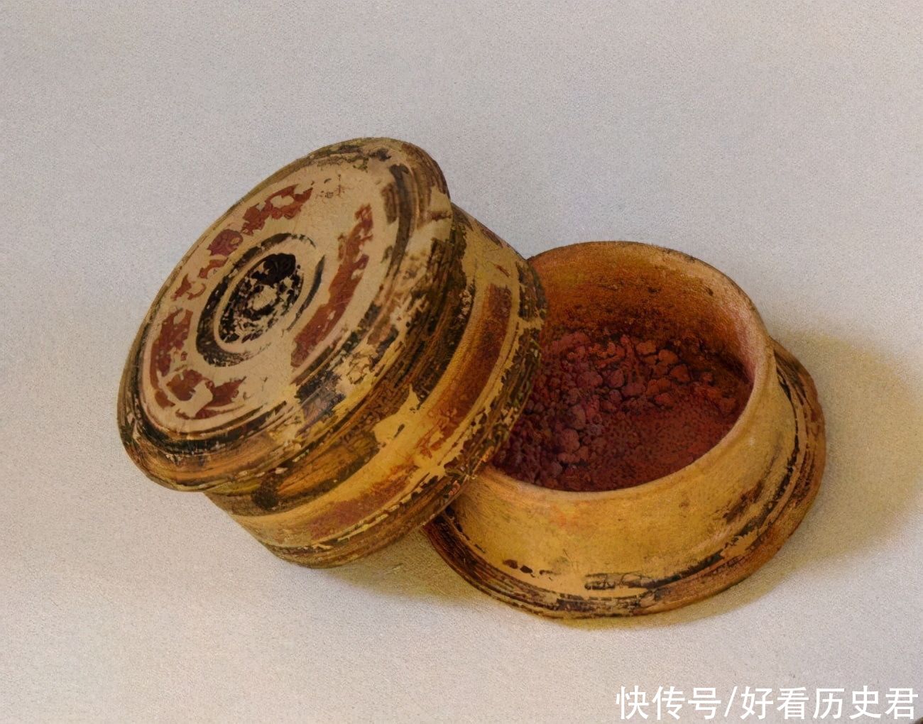 口红简史：被取缔的皇家化妆品，揭秘口红令人震撼的历史