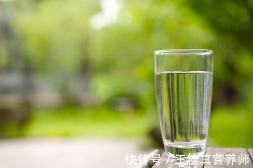 喝水|早上起床后要喝水,第一杯水怎么喝?喝错了这些危害会出现……