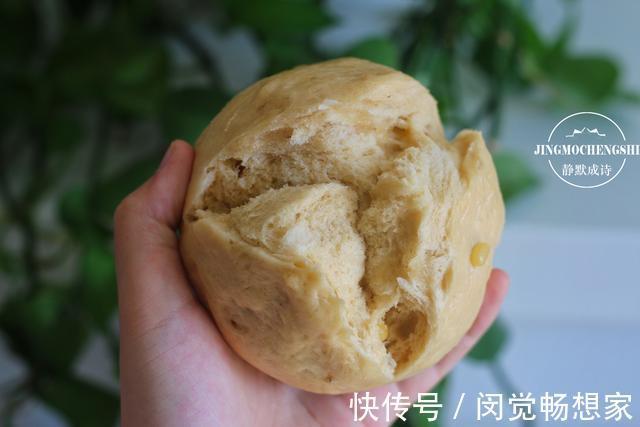 夏天就喜欢蒸开花大馒头，放把红糖和坚果，香甜好吃，家人都爱