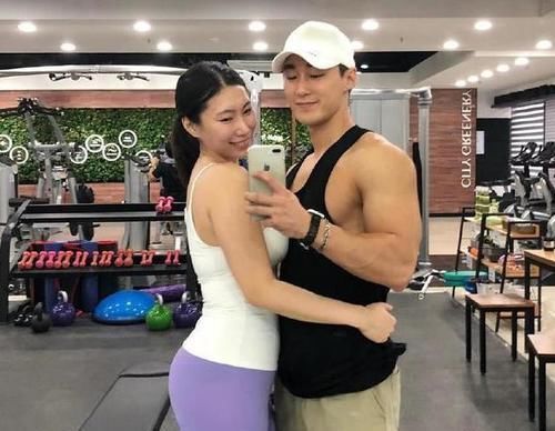 健身|40多岁阿姨被小鲜肉倒追，坚持健身身材完美，每周4次