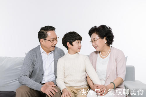 家庭|那些没有老人帮忙带娃的家庭,日子是怎样过的?过来人道出真相