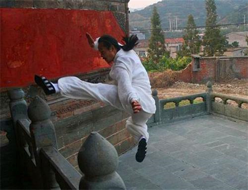 故宫@他用“轻功”成功盗走故宫价值15亿的国宝,被捕后,揭开轻功谜团