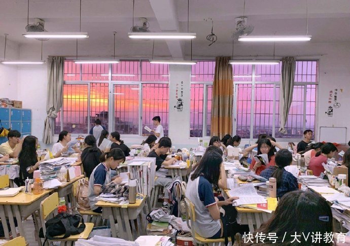 高考考生被学校“宠上天”，网友大呼羡慕：可惜再也回不到当年了