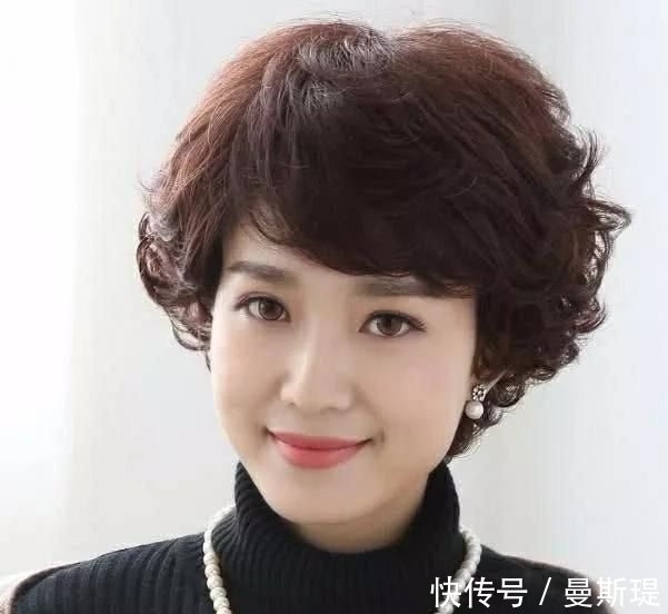 发型 女人过了40岁,千万别留这3种发型,又土又“显老”,希望你没有