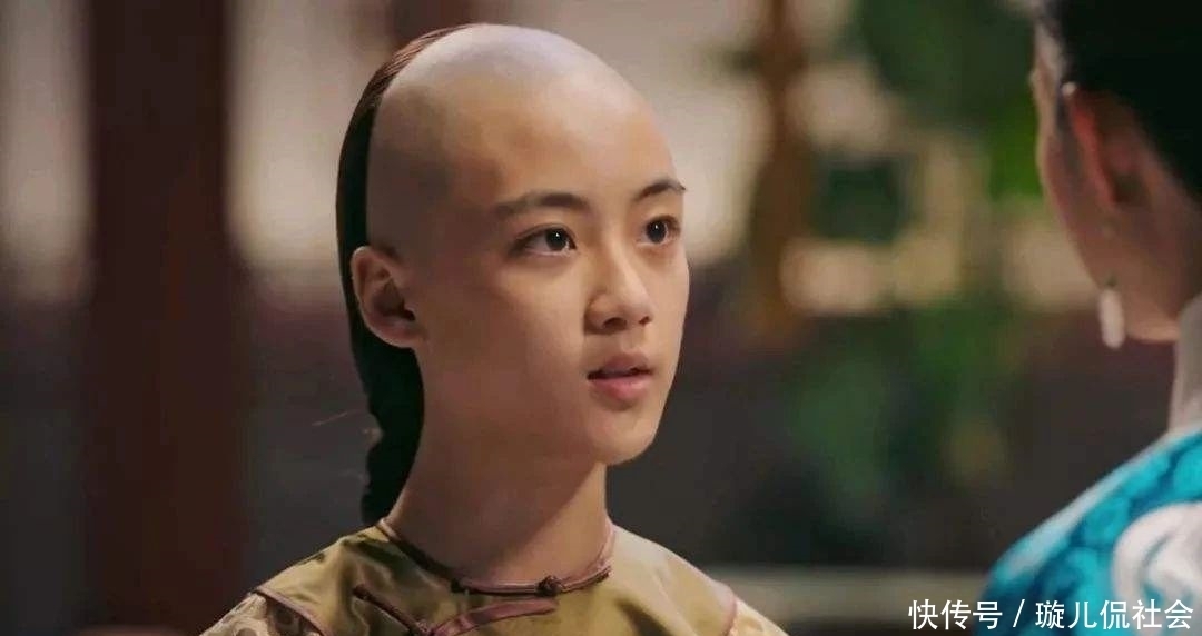 关系|嘉庆杀和珅,其实和钱没关系,看看他俩的关系,你就懂了