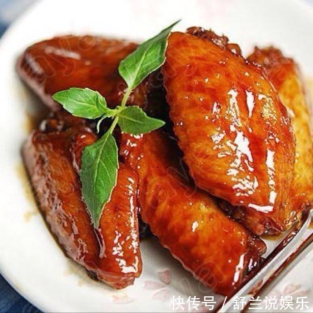鸡翅最爱吃的做法,老妈隔两天做一次,开胃爽口,连汤都来捞饭