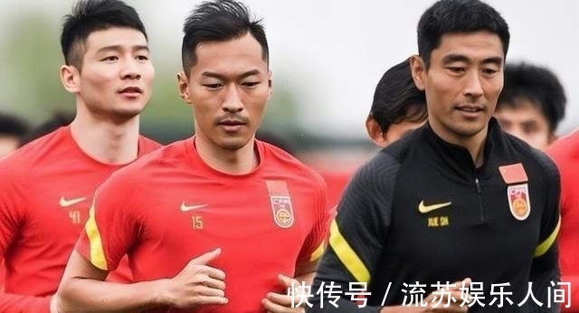 队长|国足官网为吴曦庆生!33岁队长遭球迷讥讽:缩头+海参事件忘了?