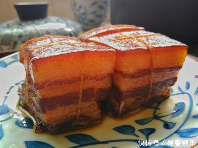 肉类|东坡肉怎么做？别用清水炖，正确做法5勺料汁焖一焖