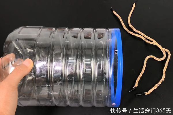 绳子|空油桶上穿2根绳子,真是太厉害了,在家做10个都不够用!太棒了