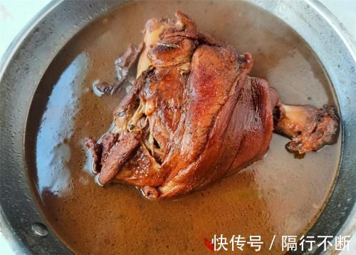 压轴|今天一道年夜饭必备压轴硬菜,寓意,吉祥富贵,肘子做之前,年夜饭的肘子怎样做好吃