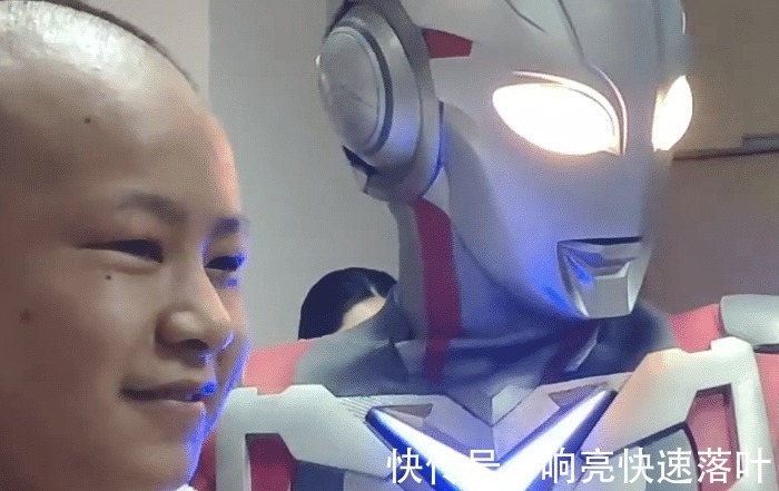 愿望|5岁患症小孩想见奥特曼,官博回应全力帮忙,细数做过的丰功伟绩