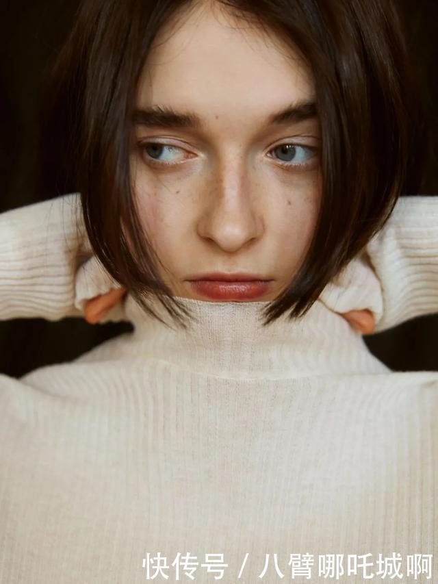 可盐可甜|可盐可甜的早秋搭配,针织衫让你全年美cry!