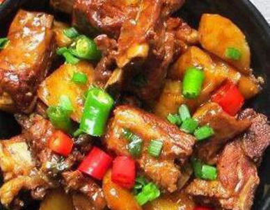 美食|美食优选：川味土豆烧排骨，板栗烧山药，蒜汁红油凉面，辣白菜炒饼