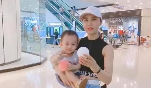 老人|最美外婆产房外走红,风头盖过婴儿,外婆:看我不如看我外孙