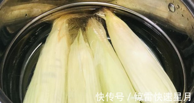 玉米粒|煮玉米,别只会加水煮,多做“3步”,玉米煮好更好吃更香甜!