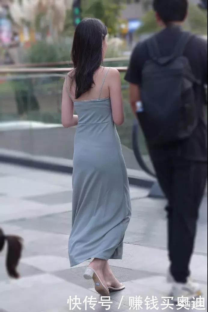 冰丝|肩带式无袖冰丝开衩连衣裙,展现完美身材又能挡住“粗小腿”